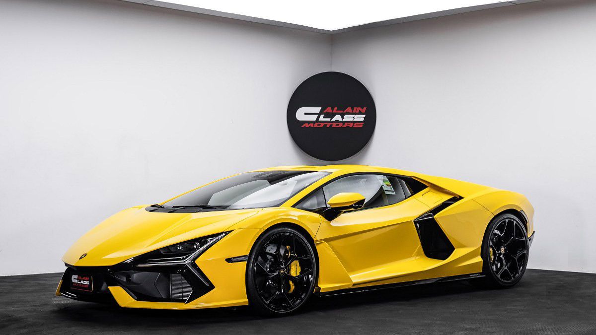 2024 Lamborghini Revuelto in dubai