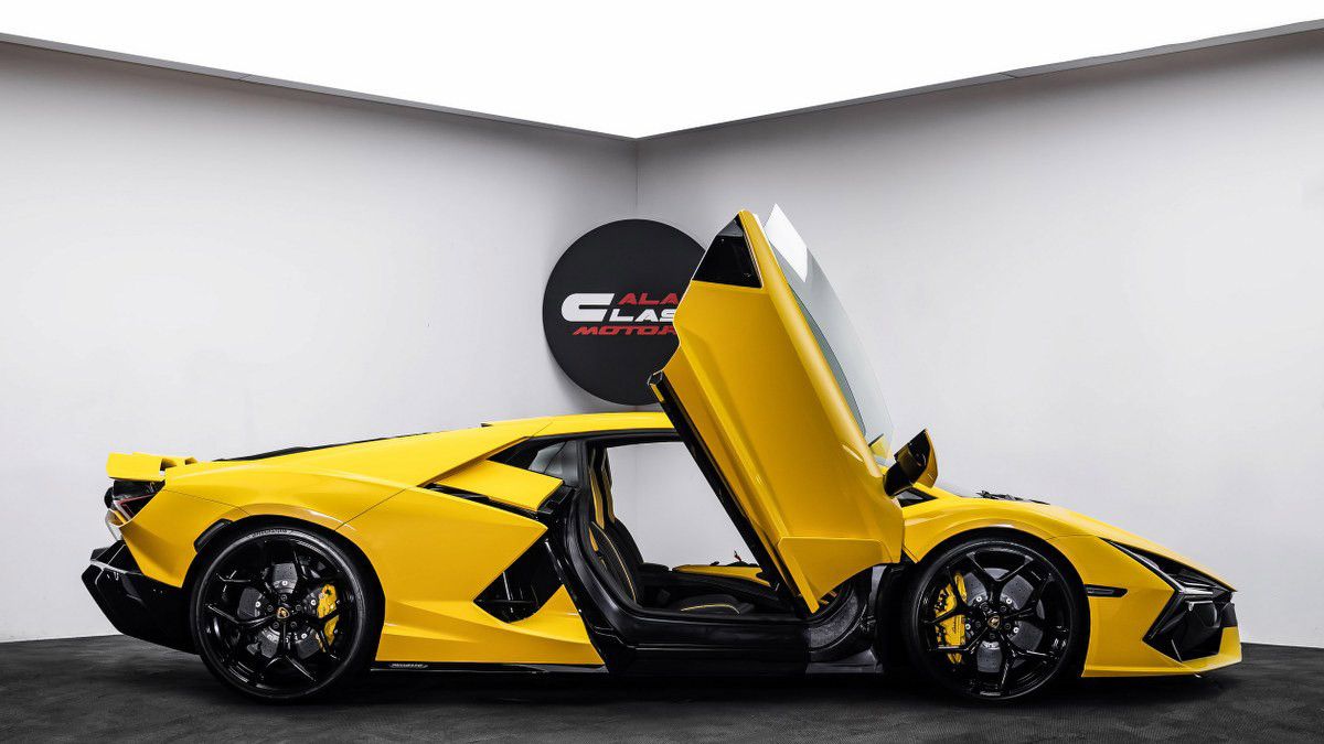 2024 Lamborghini Revuelto