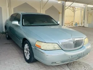 2007 Lincoln Town Car in dubai