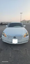 2005 Toyota Avalon in dubai