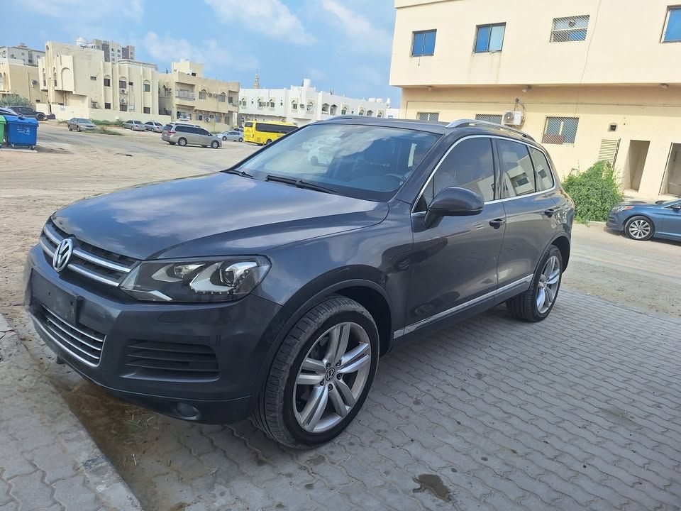 2013 Volkswagen Touareg in dubai