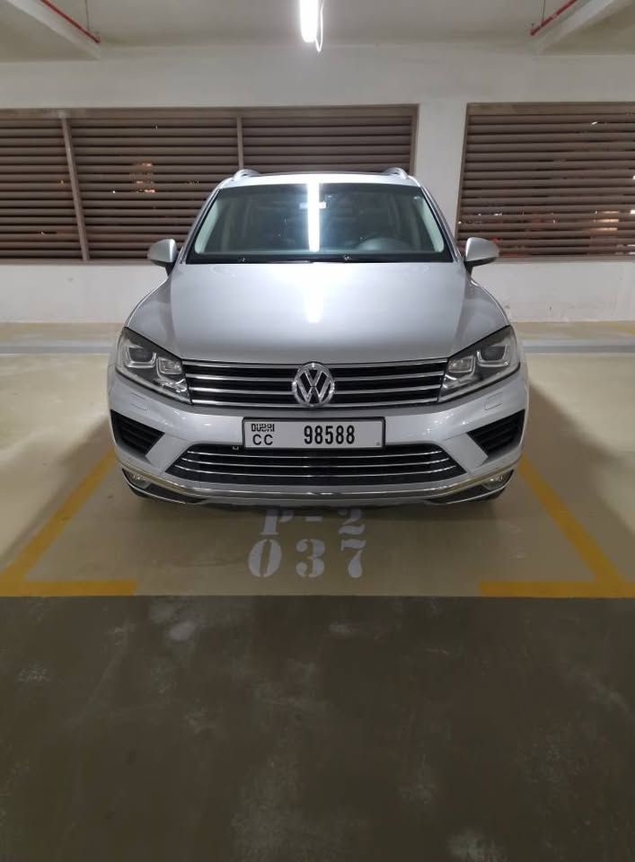 2016 Volkswagen Touareg in dubai