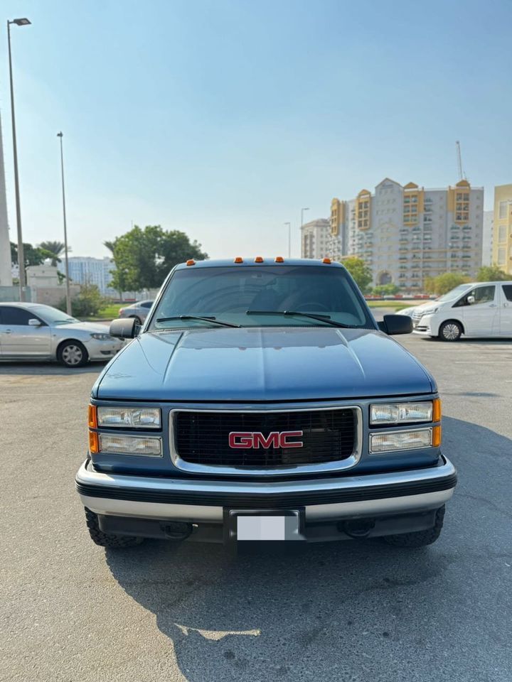 1996 GMC Suburban in dubai