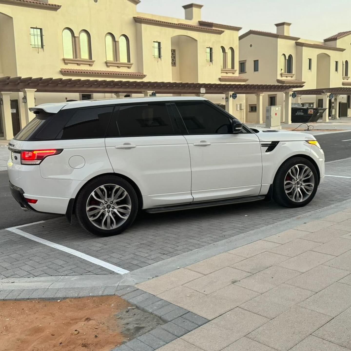 2016 Land Rover Range Rover Sport in dubai