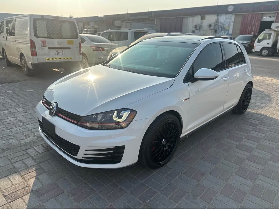 2017 Volkswagen Golf in dubai