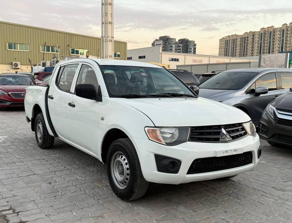 2013 Mitsubishi L200 in dubai