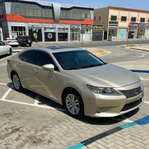 2014 Lexus ES in dubai