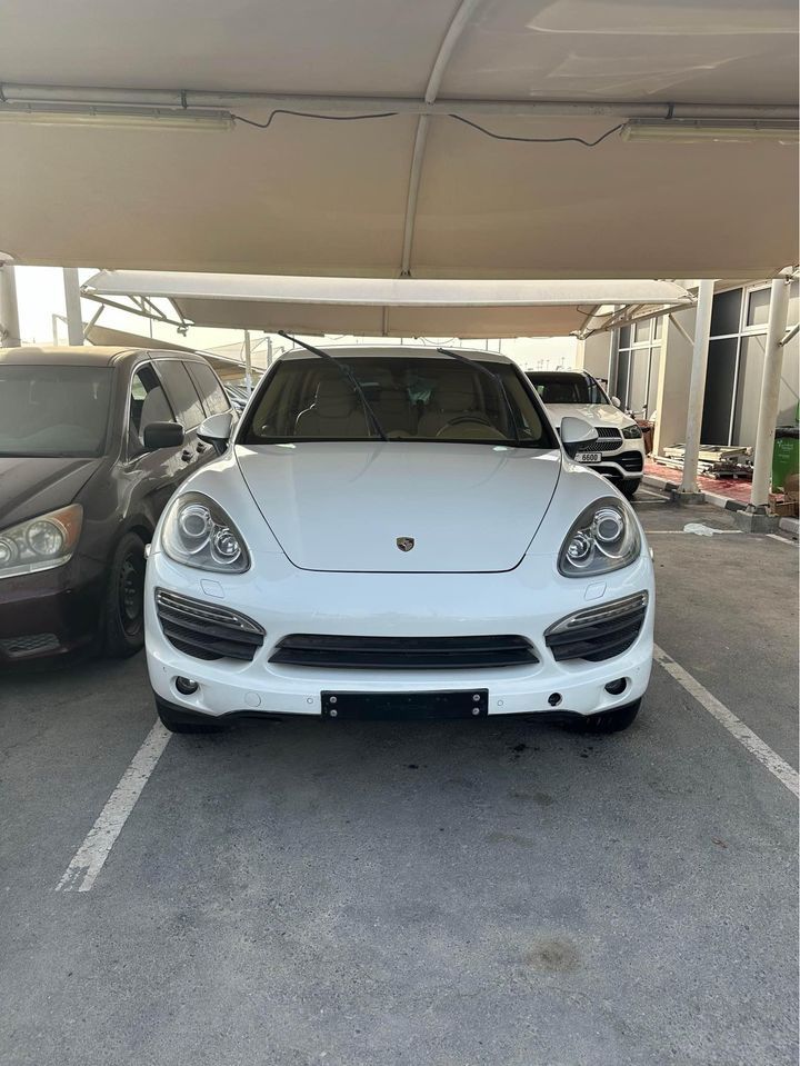 2013 Porsche Cayenne - GCC Specs in Excellent Condition