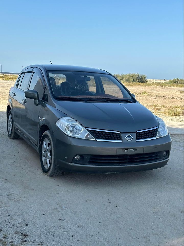 2011 Nissan Tiida in dubai