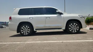 2018 Toyota Land Cruiser