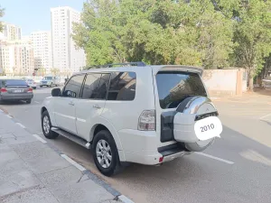 2010 Mitsubishi Pajero