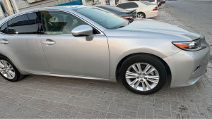 2015 Lexus ES in dubai