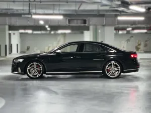 2020 Audi S8