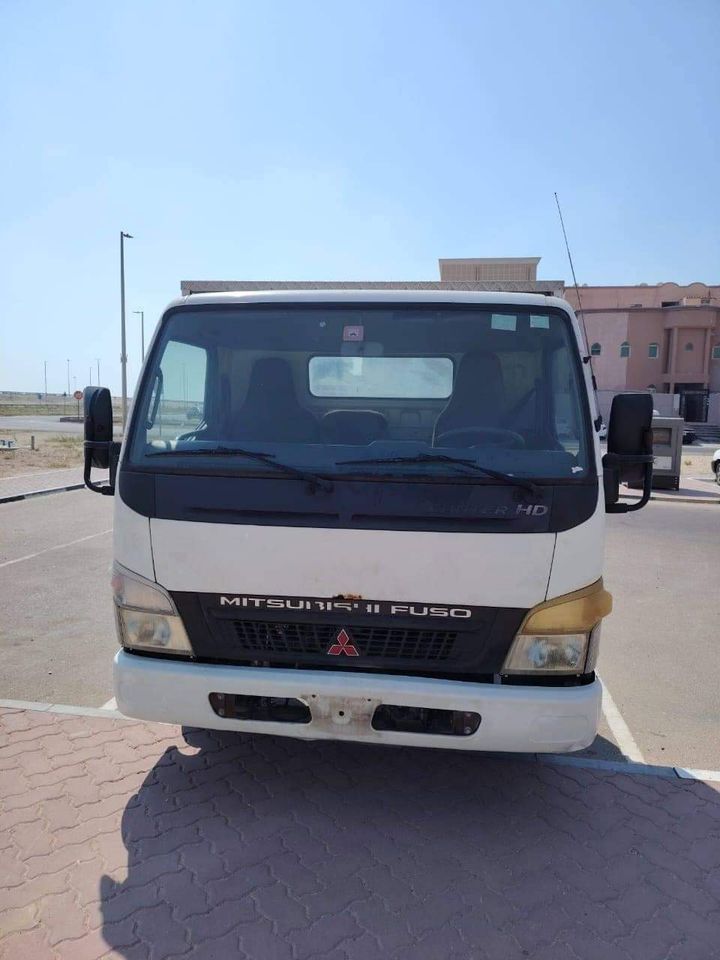 2015 Mitsubishi Canter in dubai