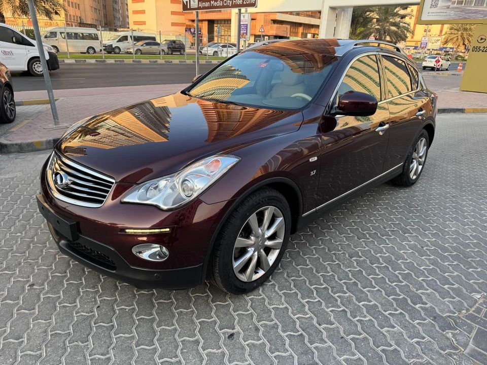 2015 Infiniti QX50 in dubai