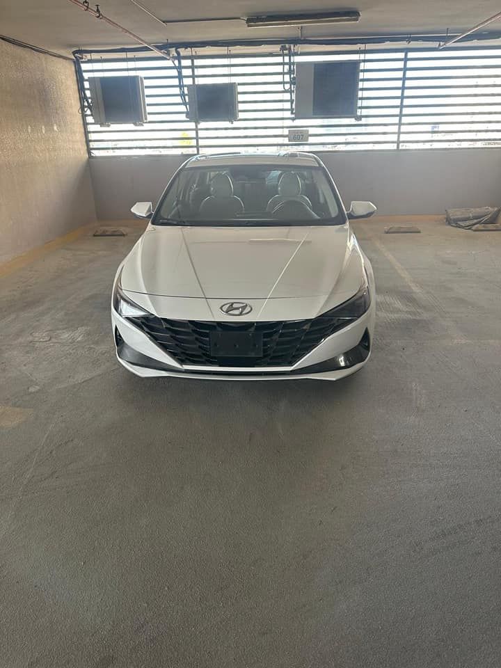 2021 Hyundai Elentra in dubai