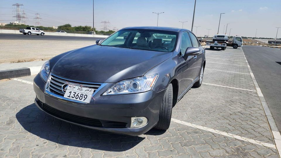 2012 Lexus ES in dubai