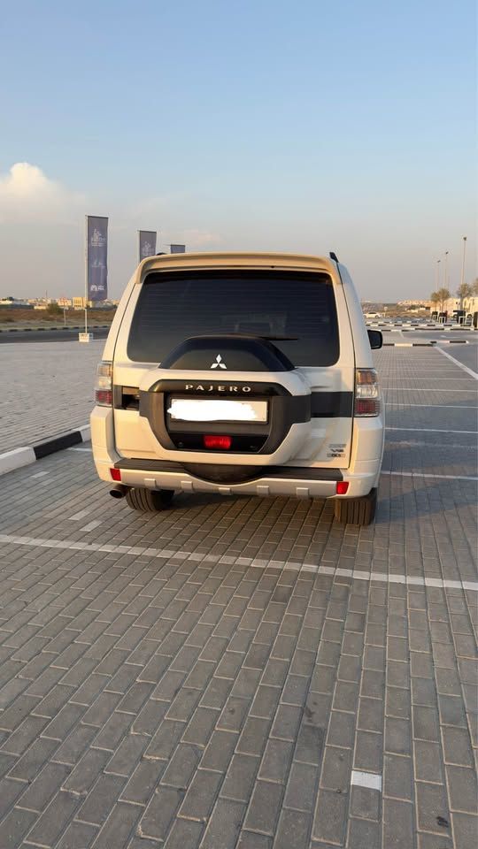 2017 Mitsubishi Pajero