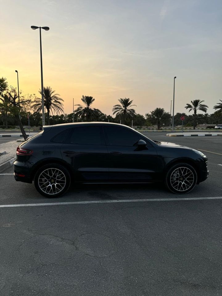 2017 Porsche Macan