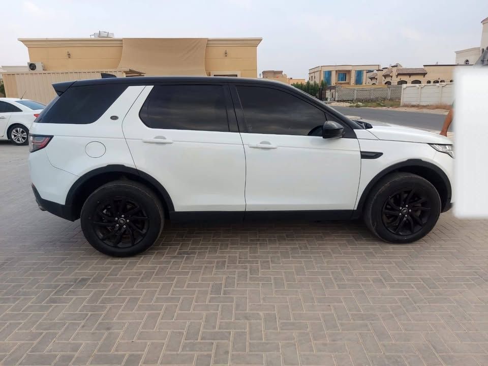 2019 Land Rover Discovery in Dubai