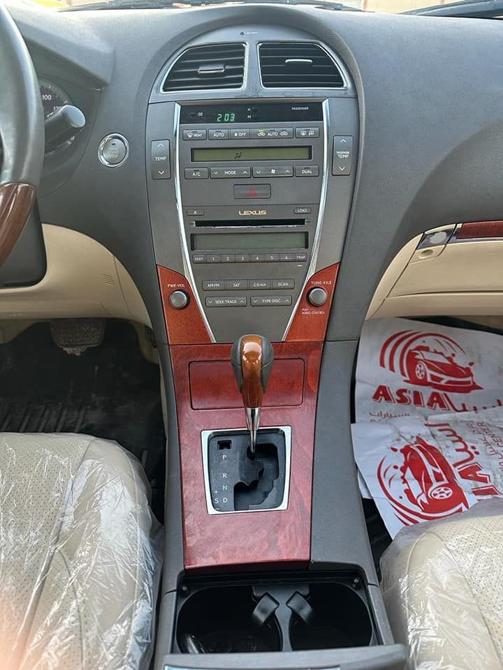 2011 Lexus ES in Dubai