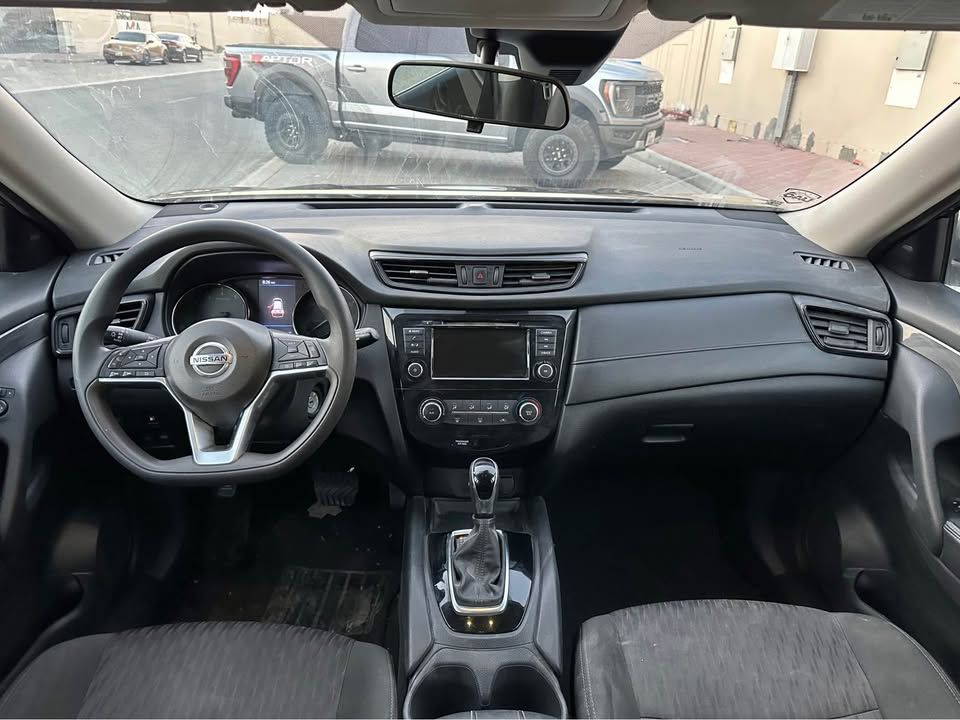 2020 Nissan Rogue in Dubai