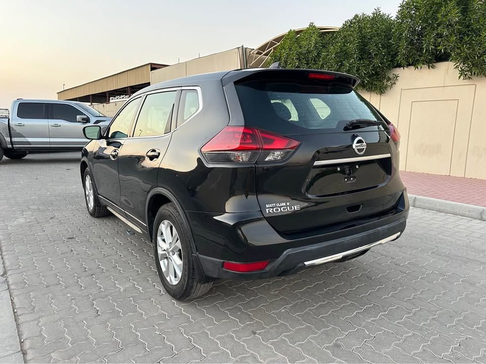 2020 Nissan Rogue in Dubai