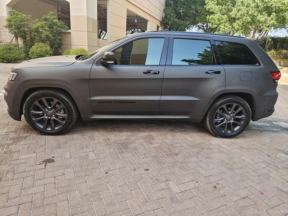 2018 Jeep Grand Cherokee in Dubai