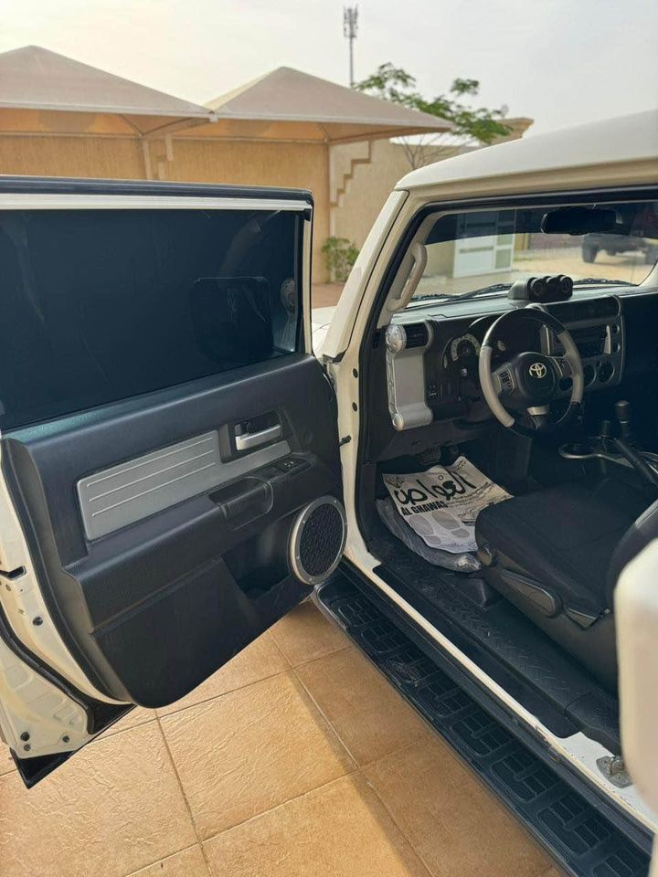 2012 Toyota FJ Cruiser in Dubai