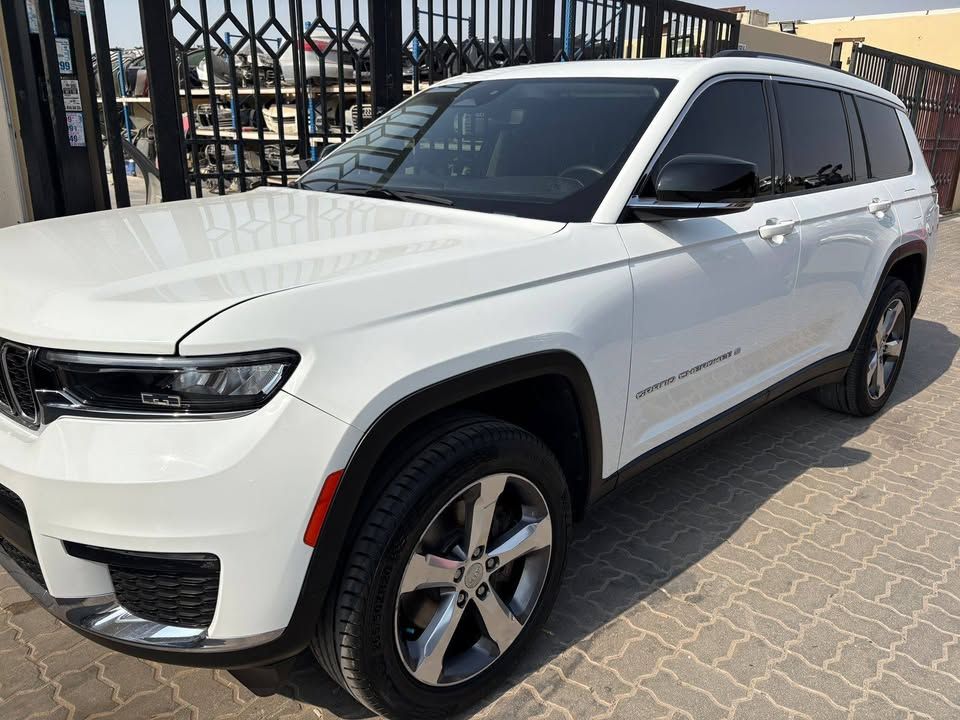 2021 Jeep Grand Cherokee in Dubai