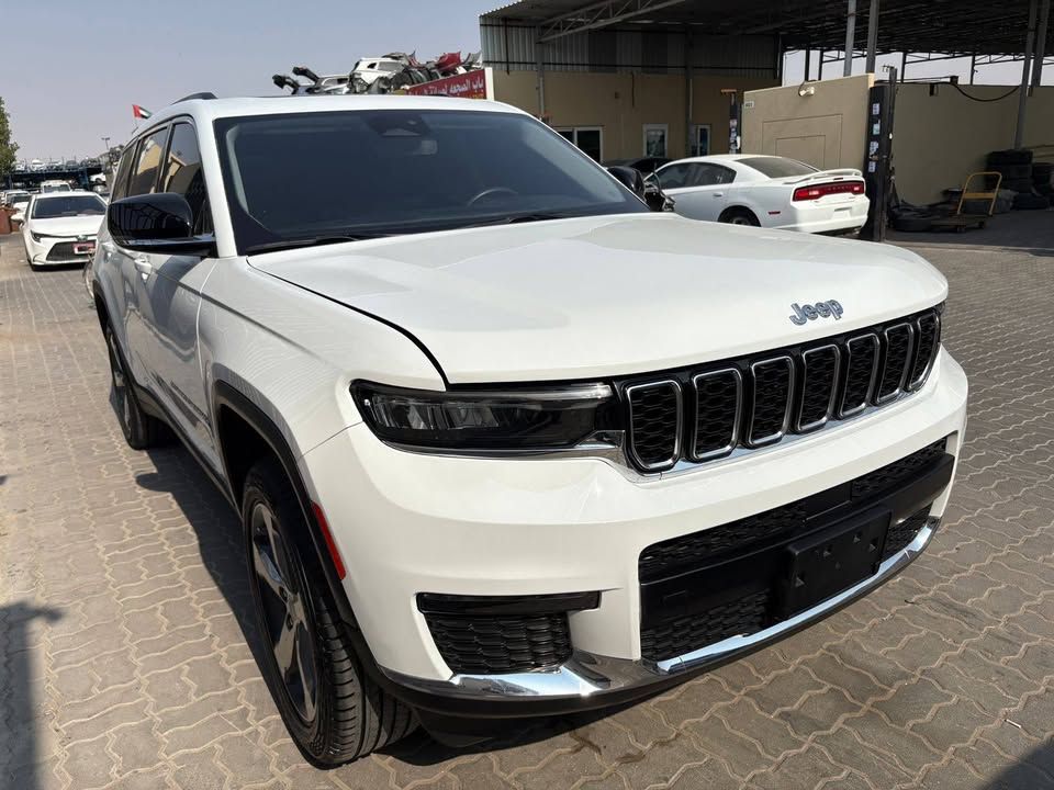 2021 Jeep Grand Cherokee in Dubai