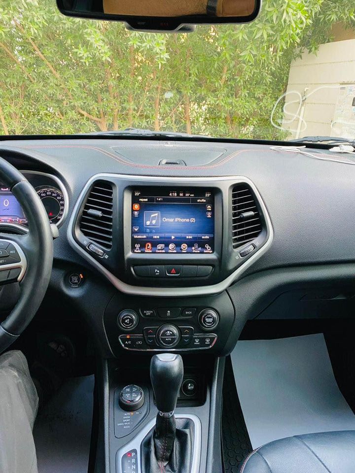 2014 Jeep Cherokee in Dubai