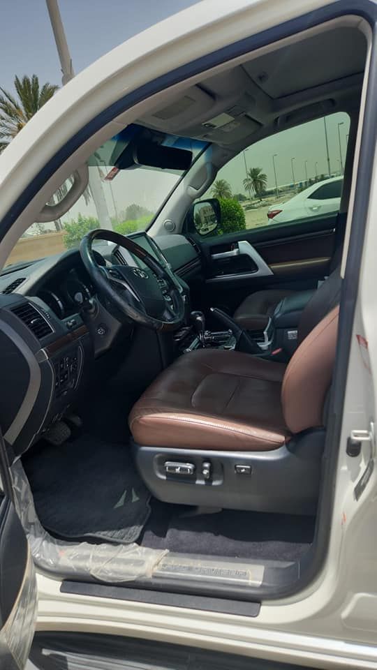 2018 Toyota Land Cruiser in Dubai