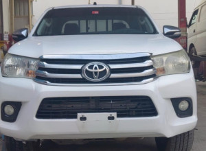 2016 Toyota Hilux in dubai