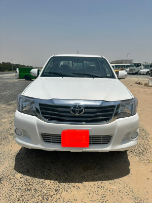 2015 Toyota Hilux in dubai